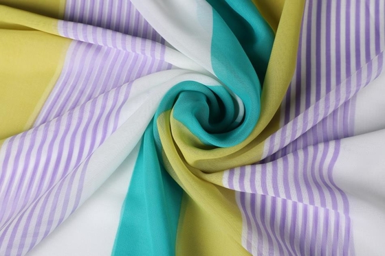 75gsm 75d a modelé le tissu 57&quot; de polyester poly mousseline de soie pour les robes des dames