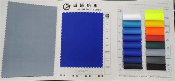 revêtement laiteux d'unité centrale de Taslan de polyester des tissus 75Dx160D de l'habillement des hommes de 125gsm 150cm
